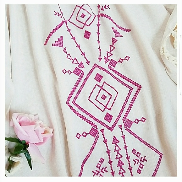 Off-Shoulder Cream w/Tassle Sleeve Tunic - Picture 7 of 7